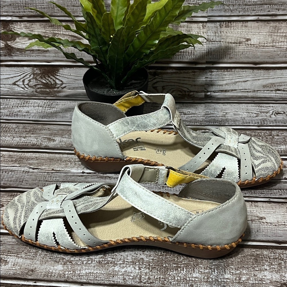 Rieker Silver Leather Closed in Sandal Shoe Women’s Size 39/8